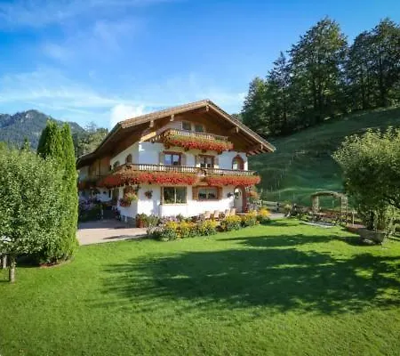 Gasthof Haus Almfrieden 4*