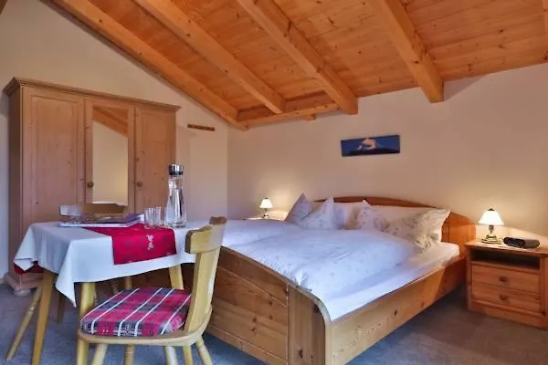 Haus Almfrieden בית הארחה 3*